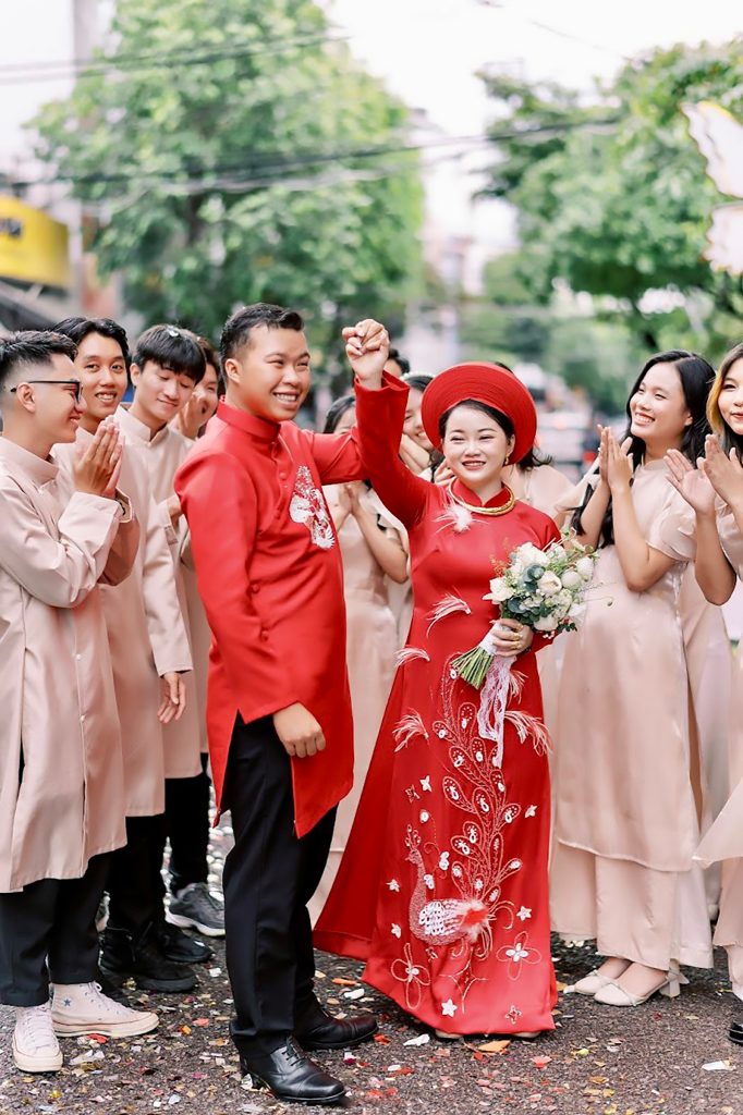 áo dài bưng quả quy nhơn 2